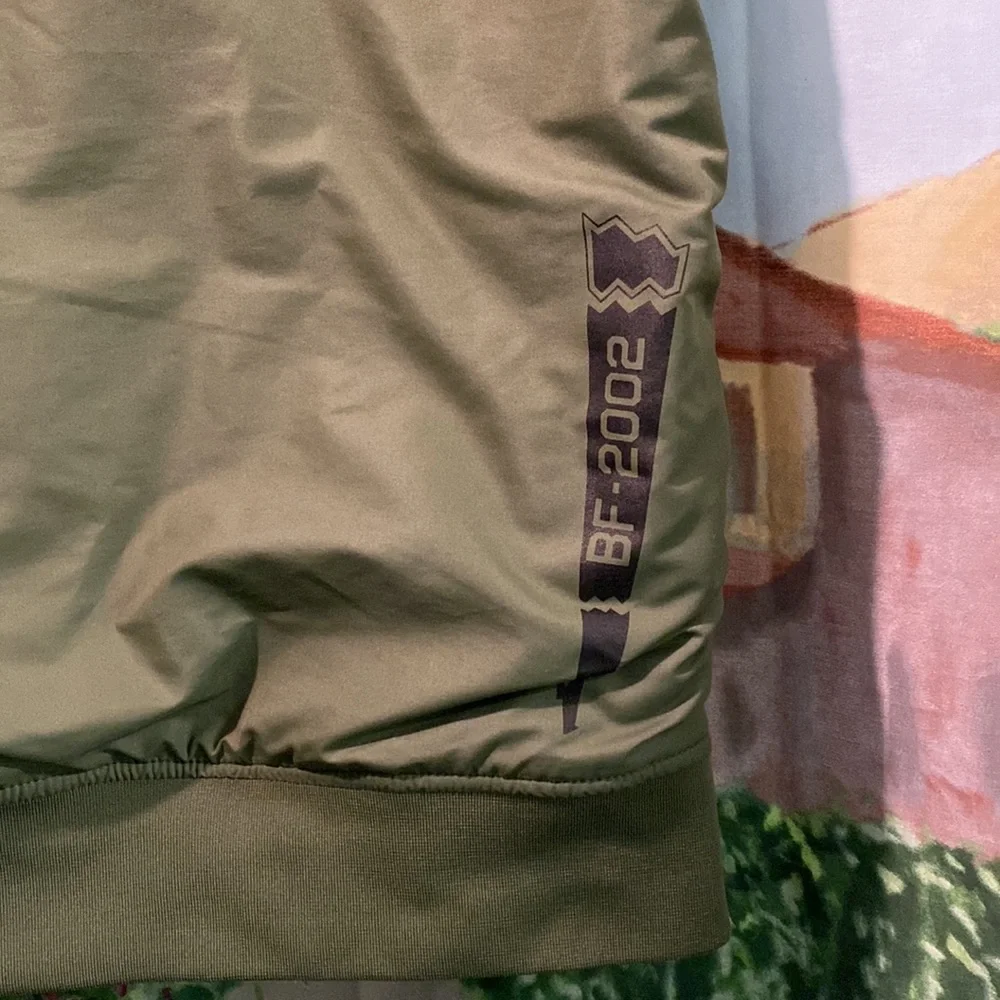 Born Fly puffer vest - Picture 11 of 16